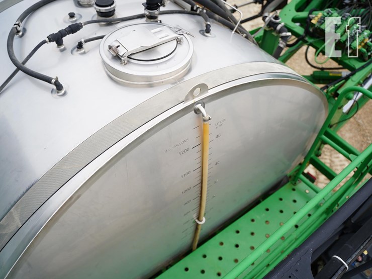 2011-john-deere-4930-image-37