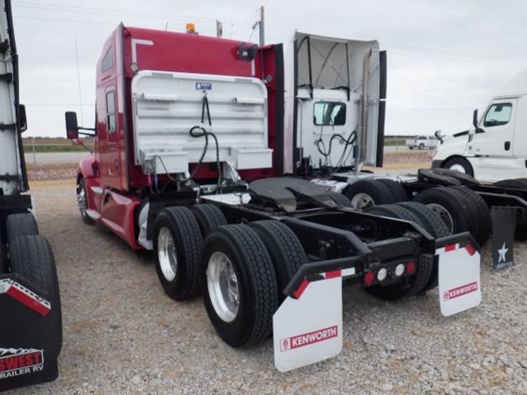 2020-kenworth-t680-image-10