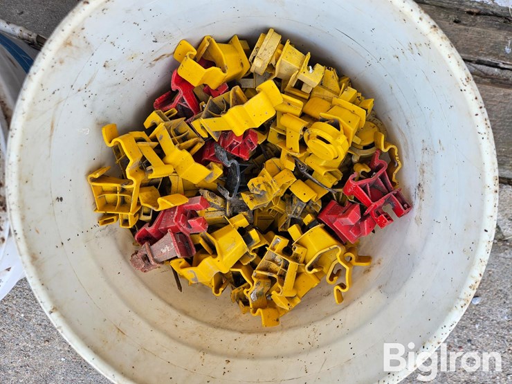electric-fence-insulators-image-3
