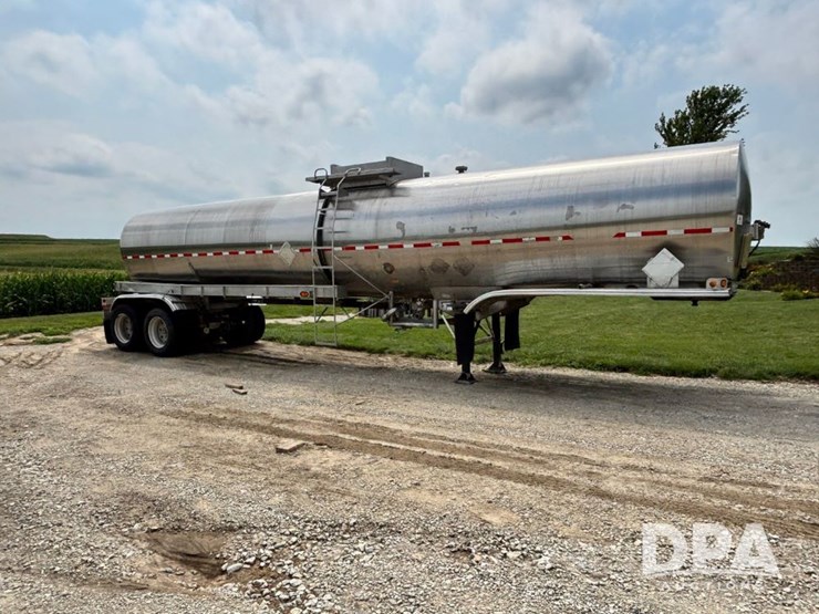 1984-fruehauf-tanker-image-2