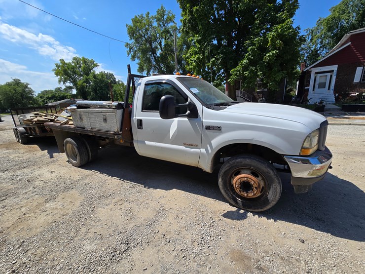 2004-ford-f550-image-30
