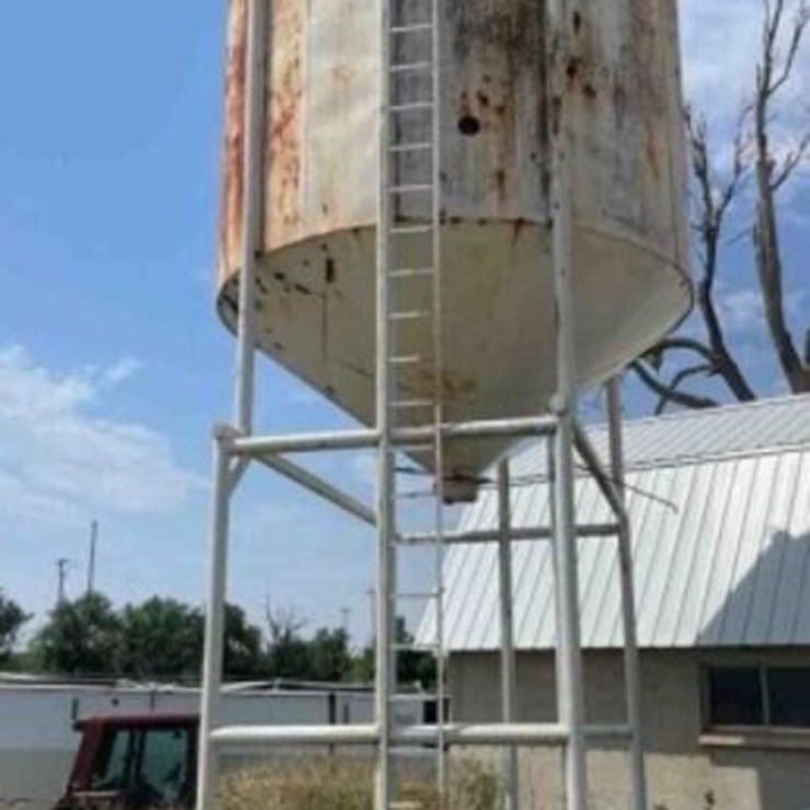 Dennis 35 ton overhead feed bin