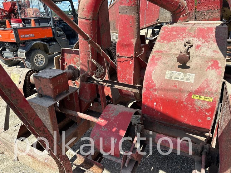 new-holland-354-image-11