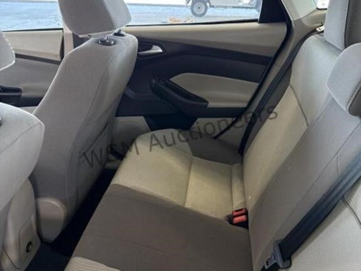2012-ford-focus-se-sdn-image-22