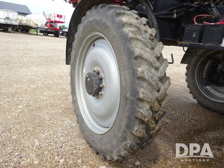 2015-case-ih-patriot-4440-image-50