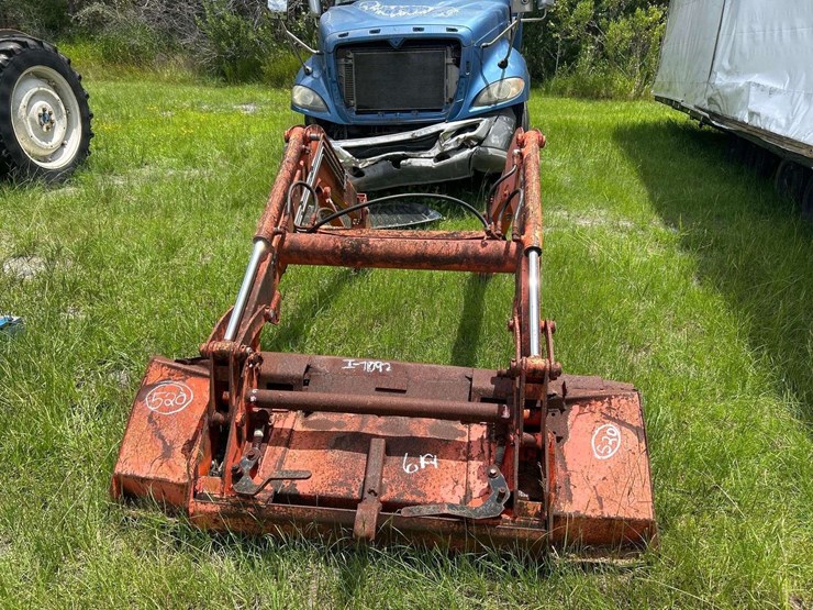 kubota-la853-loader-arm-image-6