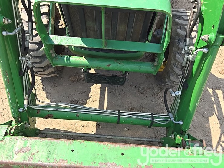 2009-john-deere-3038e-image-33