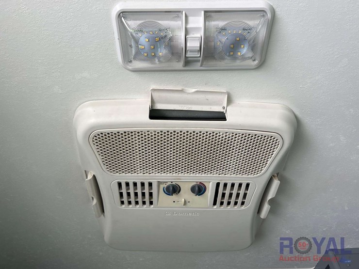 coleman-274bh-lantern-edition-travel-trailer-image-24