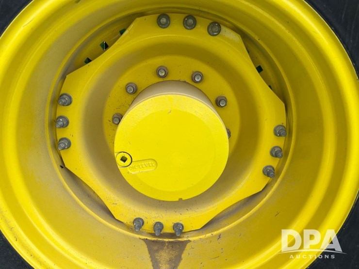 2014-john-deere-6140r-image-17