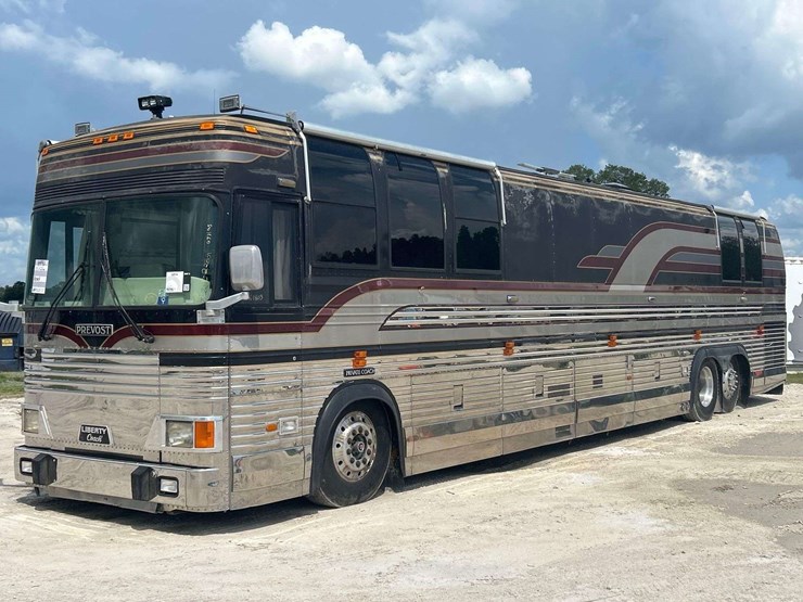 1994-prevost-liberty-coach-motorhome-image-1