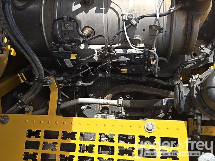 2019-komatsu-pc360-lc-11-image-44