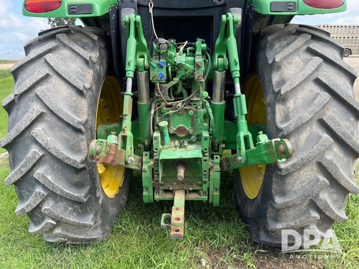 2014-john-deere-6140r-image-33
