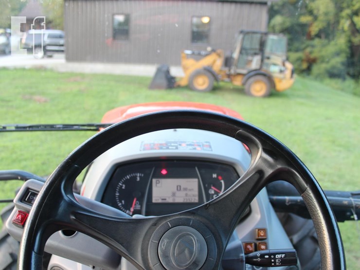 2012-kubota-m5-111-image-14