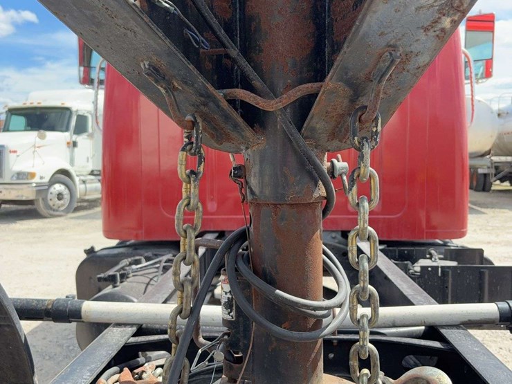 gooseneck-tandem-axle-trailer-with-ramps-image-19