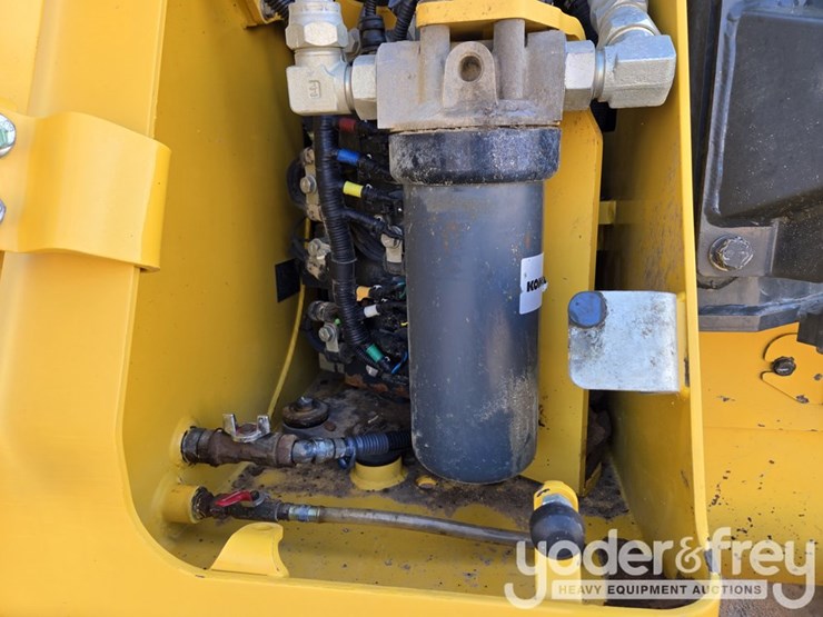 2023-komatsu-d61pxi-24-image-42