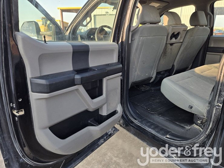 2022-ford-f350-xl-image-36