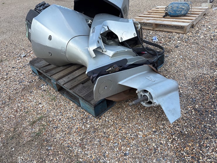 #22675-•-honda-225-4-stroke-outboard-boat-motor-image-3