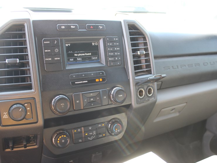 2017-ford-f250-xl-image-11