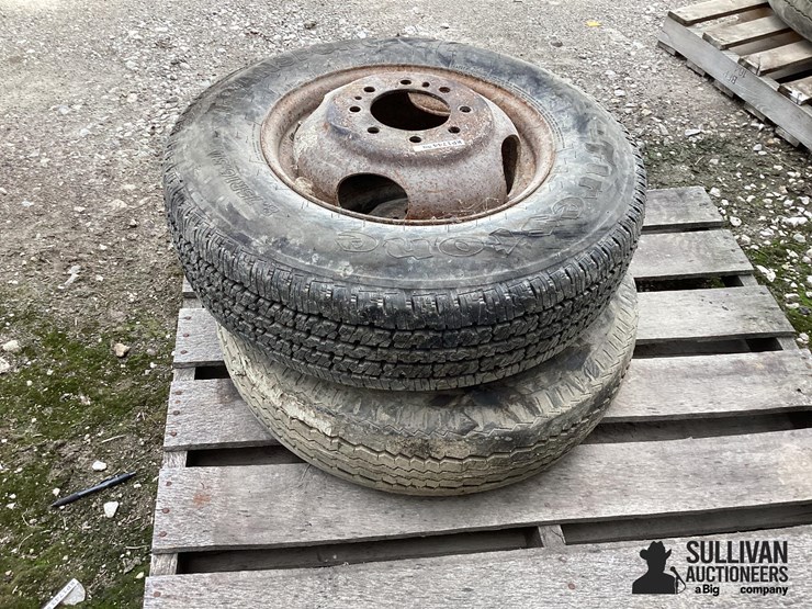 8.75r16.5-tires-&-rim-image-11