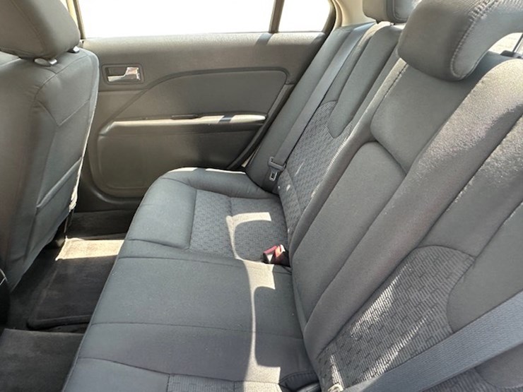 #23032-•-2012-ford-fusion-image-29