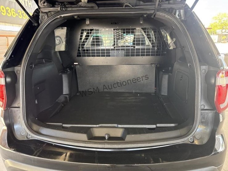 2016-ford-explorer-image-9