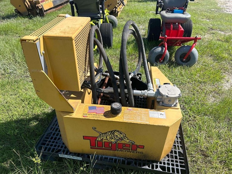 tiger-mower-hydraulic-tank-connection-image-5