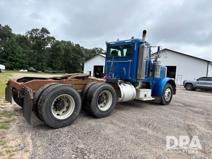 2002-peterbilt-379-image-6