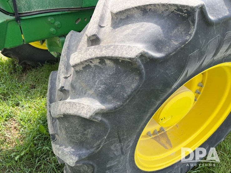 2014-john-deere-6140r-image-18