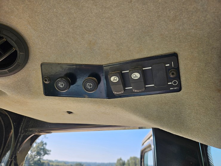 2014-caterpillar-953d-image-71