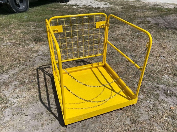 2025-safety-basket-forklift-attachment-image-2
