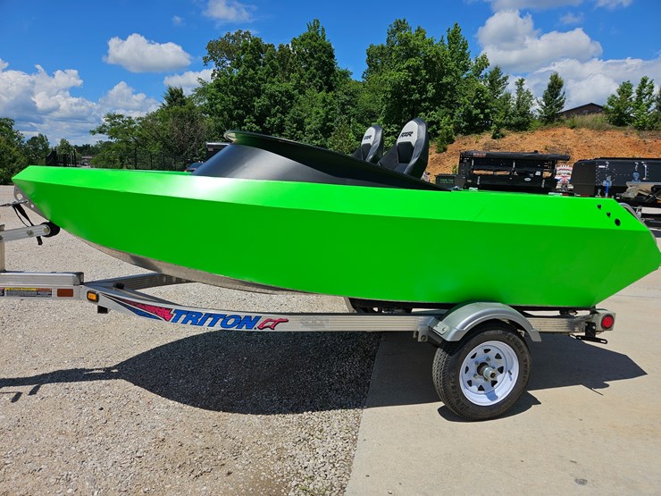 #18971-•-10'-jet-boat-image-3