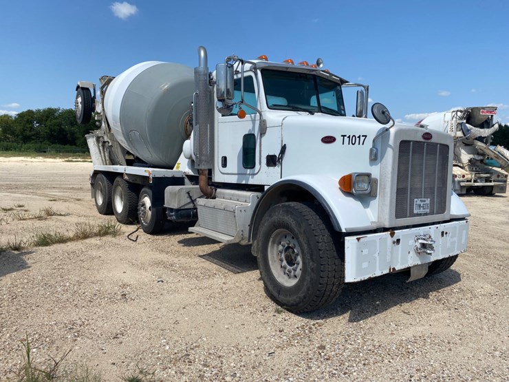 2015-peterbilt-365-image-3