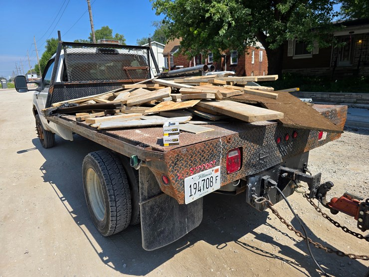 2004-ford-f550-image-18