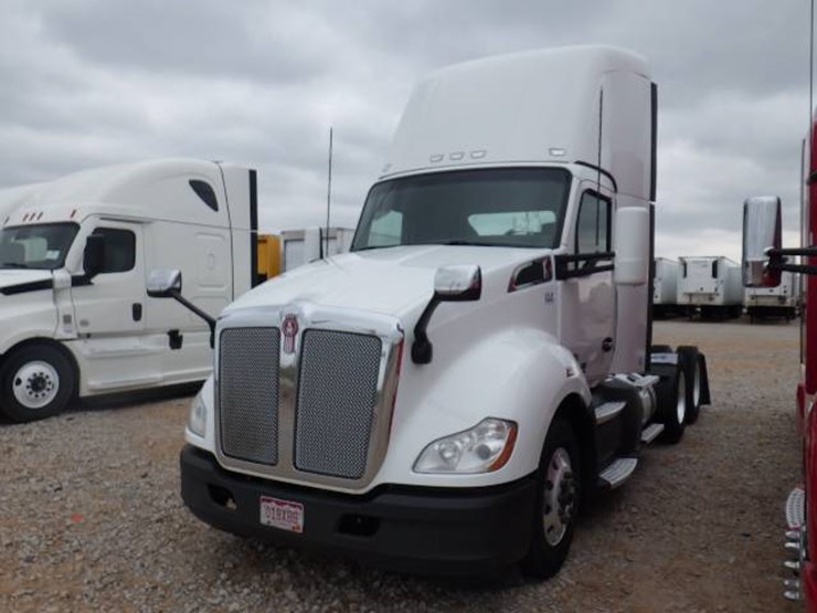 2020-kenworth-t680-image-1