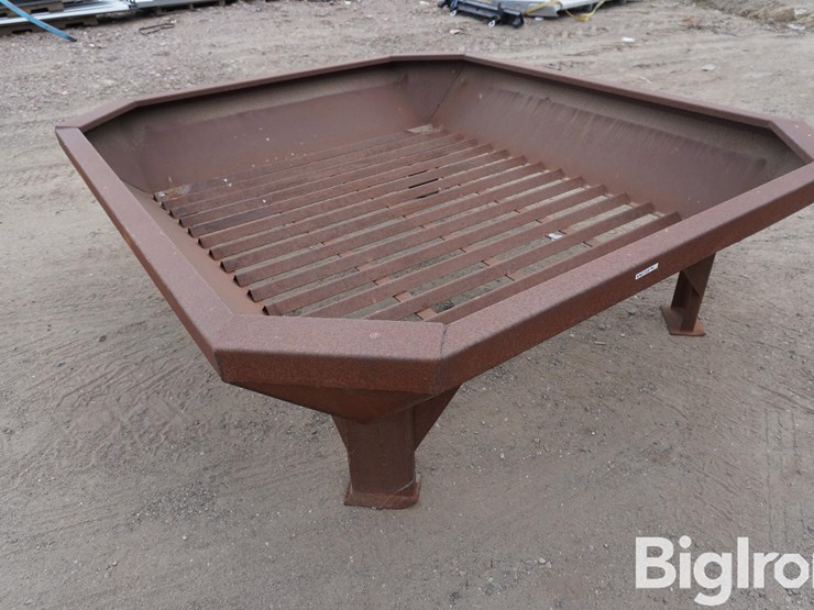 7'x8'x28"-tall-hay-feeder-image-7