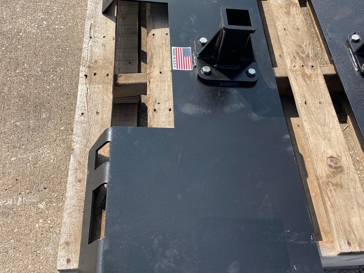 skidloader-receiver-hitch-plate-image-3