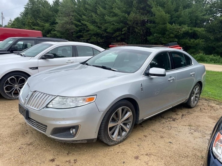 2009-lincoln-mks-car-image-1