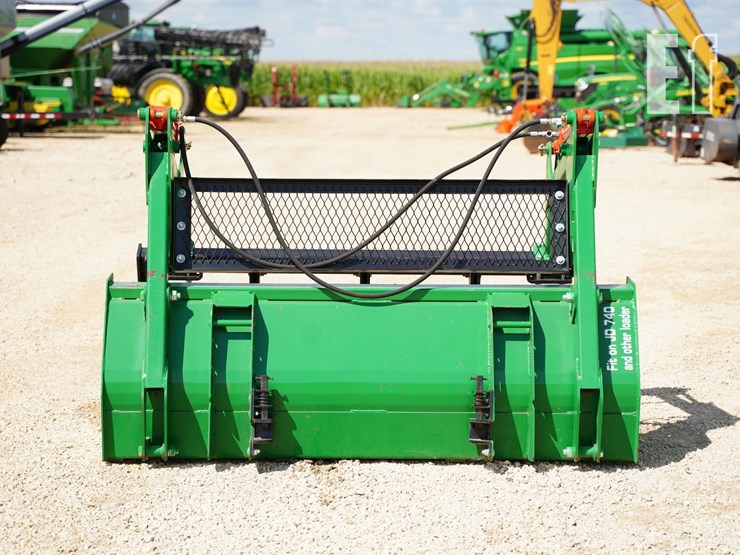 2025-john-deere-640-image-6