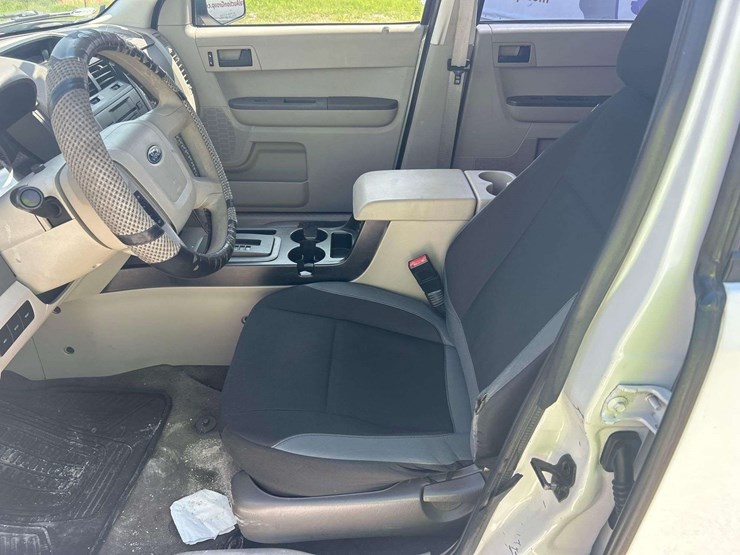 2012-ford-escape-xls-image-14