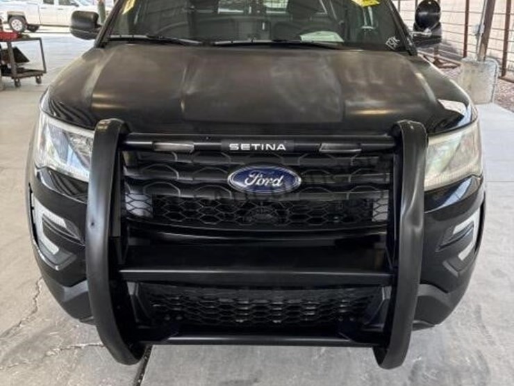 2017-ford-explorer-image-3
