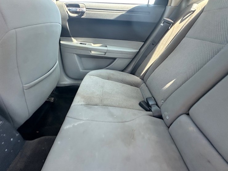 #23051-•-2007-chrysler-300-image-25