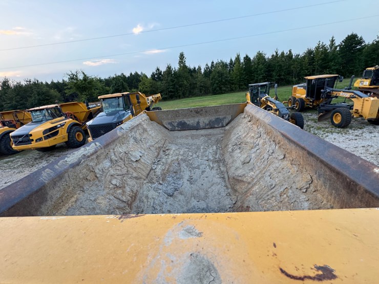 2022-deere-410e-image-9