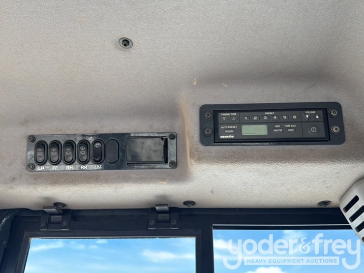 2016-komatsu-d61px-24-image-45