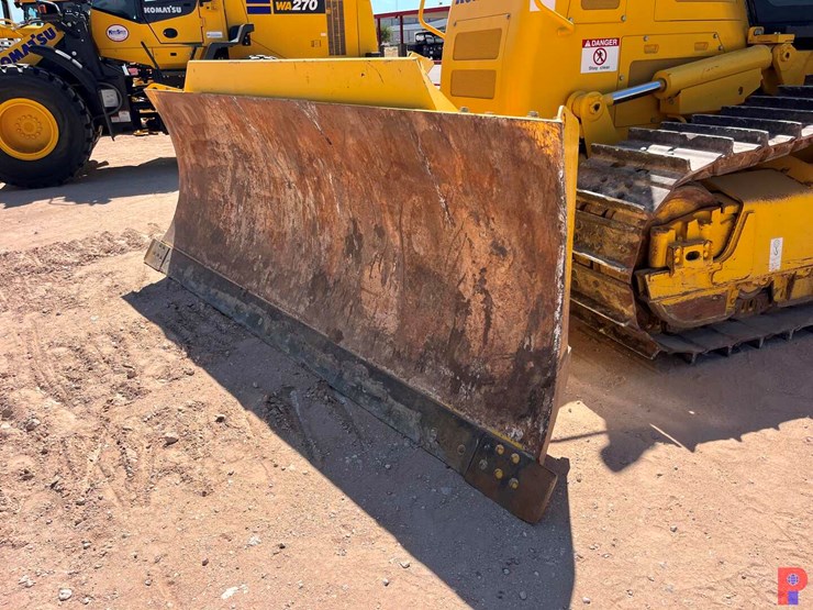 2023-komatsu-d71ex-24-crawler-dozer-image-11