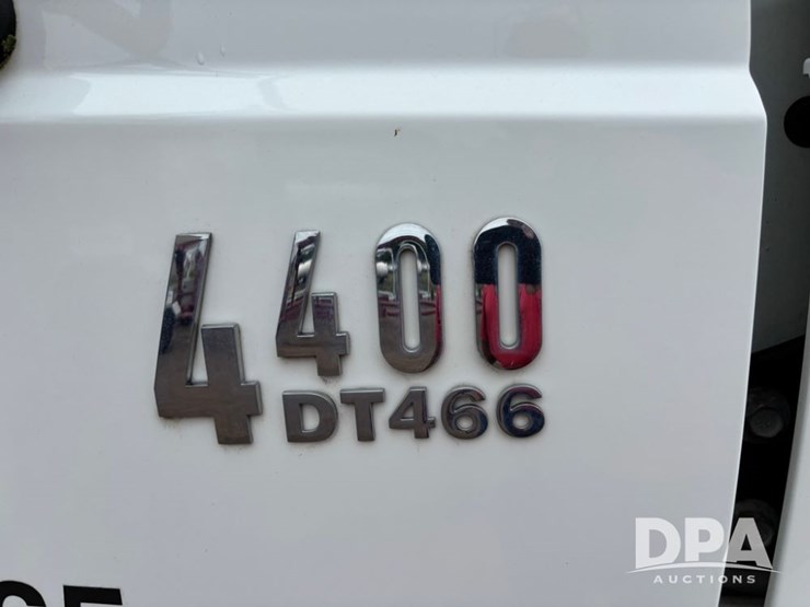 2002-international-durastar-4400-image-17