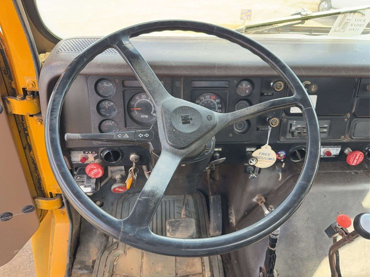 1986-international-1954-hydroseeder-image-38