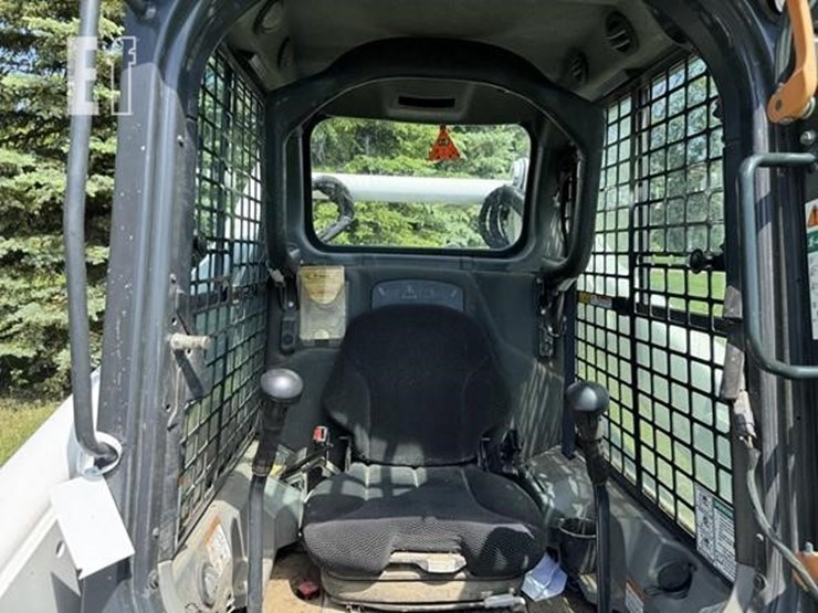 2019-bobcat-t770-image-32