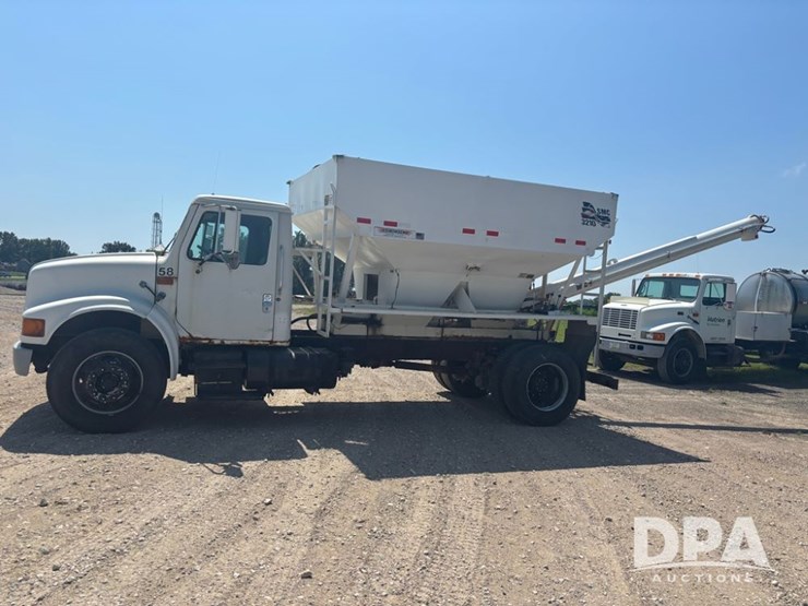 2000-ihc-4900-dry-tender-truck-(dr12098,-unit-25102)-image-15