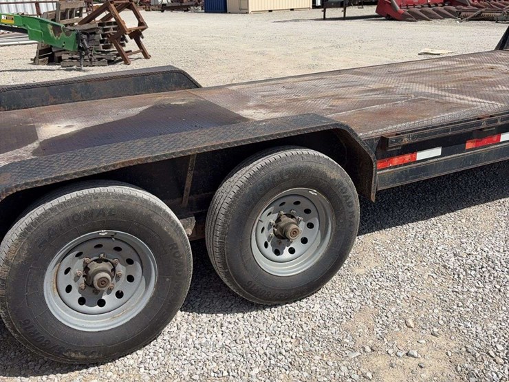 gooseneck-tandem-axle-trailer-with-ramps-image-12