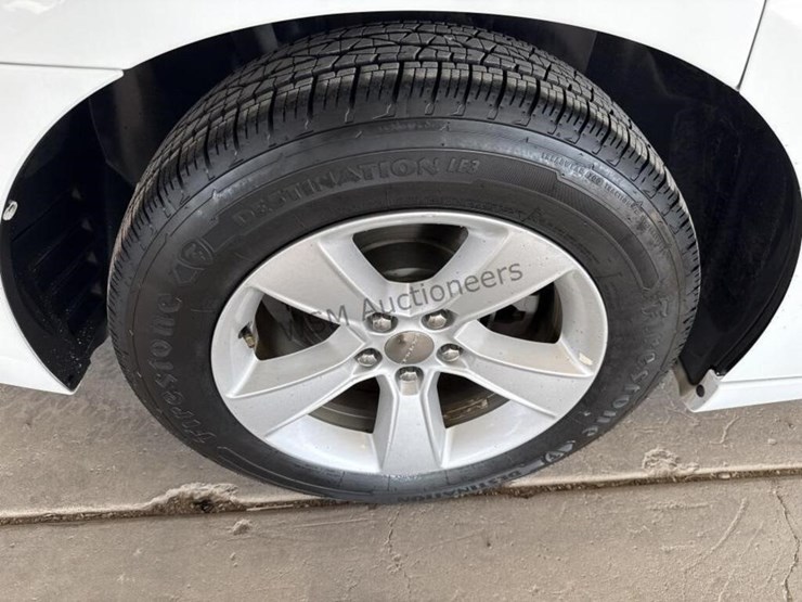 2013-dodge-charger-se-sdn-image-8